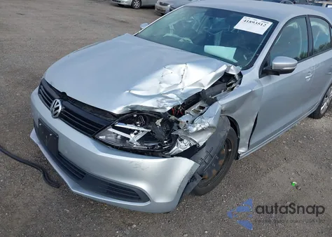 2014 Volkswagen Jetta 1.8T Se z USA, uszkodzony, nr VIN 3VWD17AJ4EM266248
